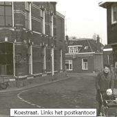 Koestraat-met-postkantoor.jpg