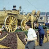 praalwagen-op-de-Grote-Markt.jpg