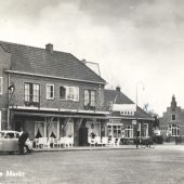 Grote Markt en De Plas met Annahuis