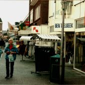 Bij Ben Tielbeek in de Herenstraat liep je zo naar binnen.JPG