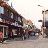 Herenstraat gezien vanaf de grote markt 1973.jpg