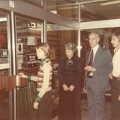 opening van de winkel op 08-10-1974.jpg