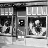 Tepe manufacturen en confectie in 1967 aan de Brugstraat.jpg